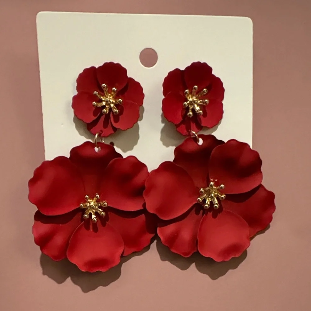 Dramatically Yours Floral Drop Statement Earrings NEW 🏷️